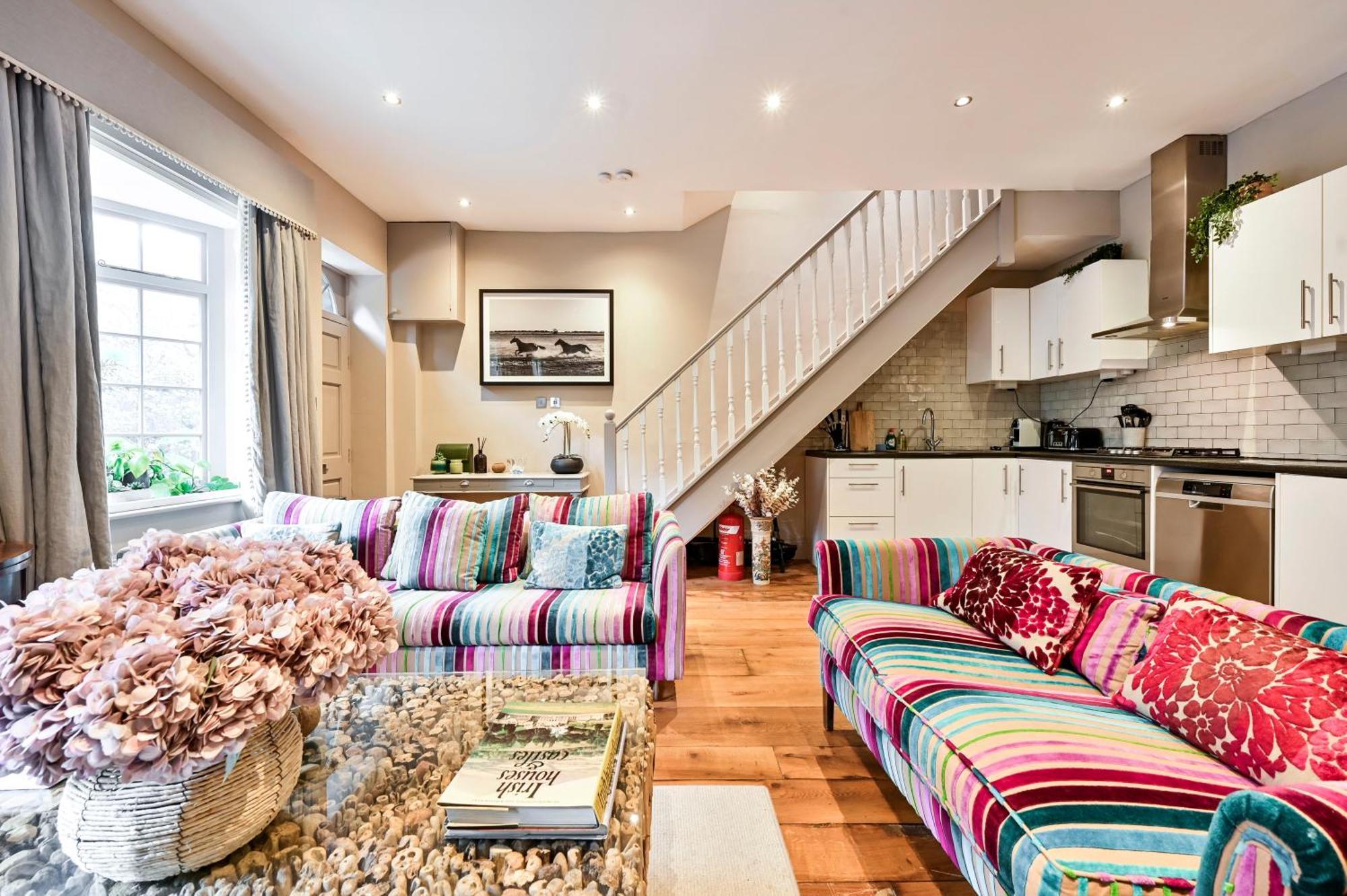 Magnificent 2 Bed Hyde Park Mews House Lägenhet London Exteriör bild